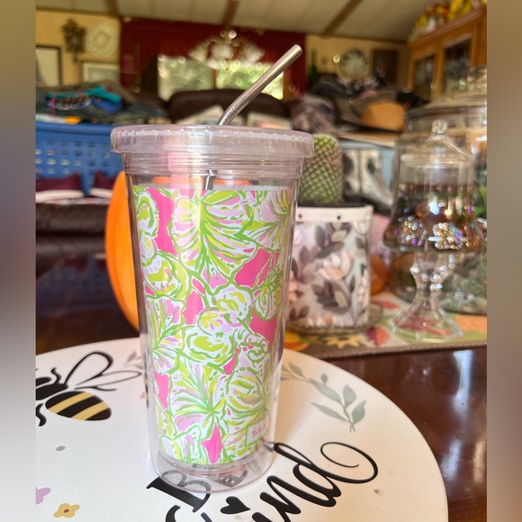 Lilly Pulitzer Tumbler 16 Oz Insulated Screw On Lid Elephant Ear Beach. - Picture 8 of 15